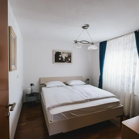 Apartma Mici 아파트 지로브니차